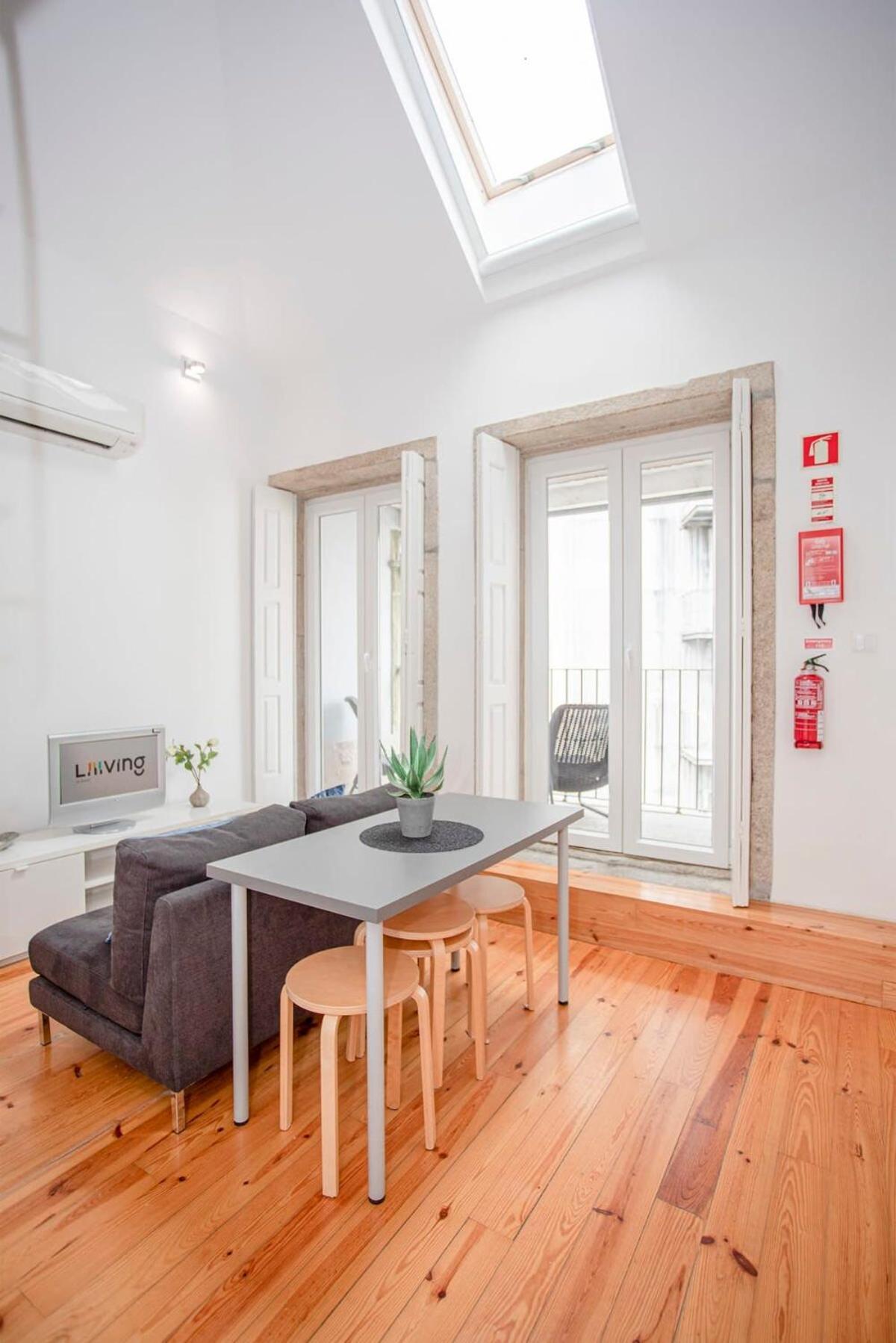 Liiiving In Porto - Heart Of Porto Mezzanine Apartment Bagian luar foto